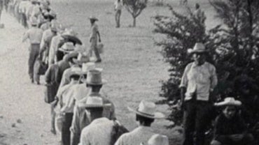 Photo from the Bracero History Archive